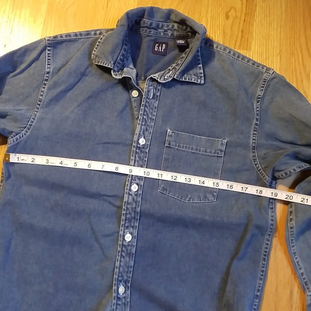 GAP DENIM SHIRT Long Sleeve Button Classic Blue front pocket Size L(10)